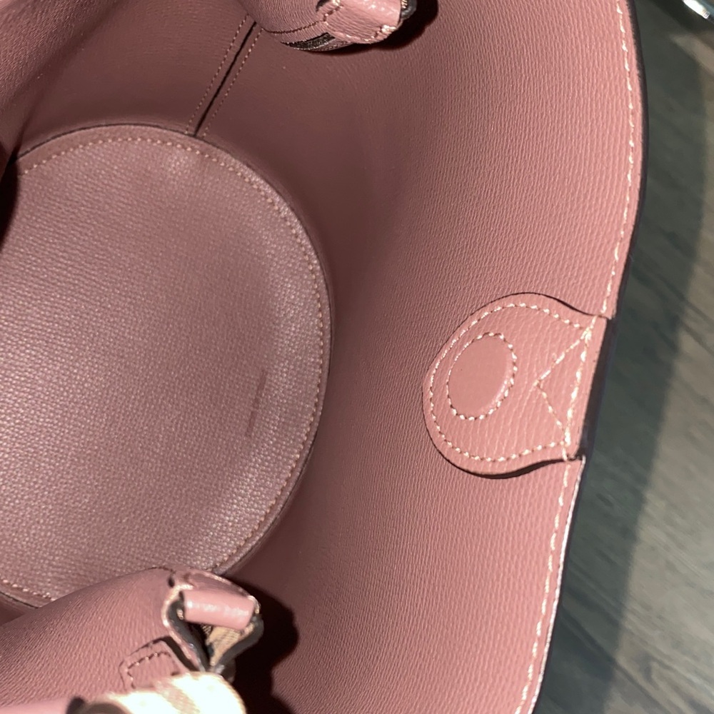 Authentic Burberry bucket bag - Picture 15 of 16